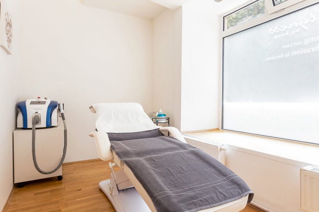 Ganzheitliche Schönheit im Kosmetikstudio