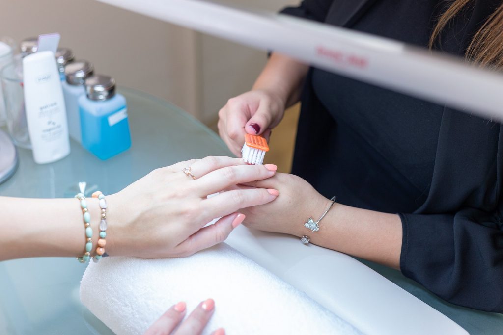 Maniküre für gepflegte Hände